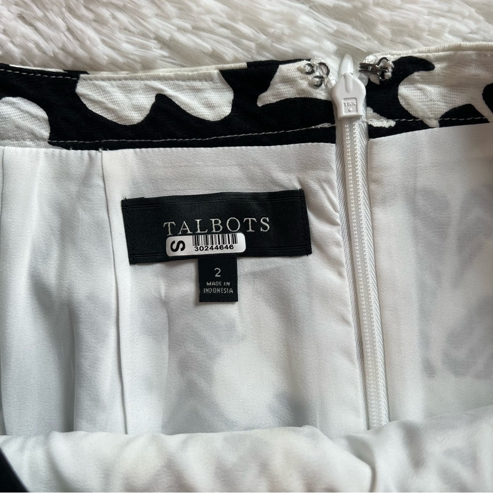 Talbots Black and White Floral Pencil Skirt Size 2 - Picture 4 of 7
